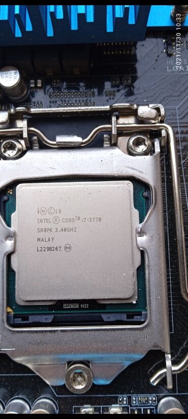 Электроника: Процессор Intel core i7, 3770. Есть мат плата Asus. Жёсткий диск 2