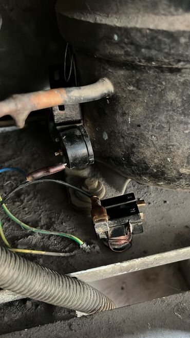 Ремонт холодильников, морозильников: Профессиональный ремонт холодильников любой сложности! Ваш — 4