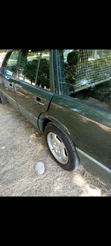 мерс 124 продаю: Mercedes-Benz W124: 1992 г., 2.3 л, Механика, Бензин, Универсал