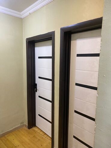 Anbar və emalatxanalar: 8Noyabr prospektində, Əbilov adlanan küçədə belə bir səliqəli həyət — 13