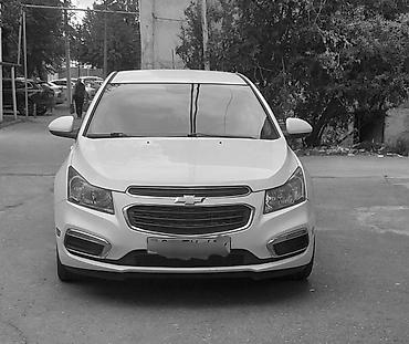 chevrolet cruze motor: Chevrolet Cruze sedan – ağ rəng, şəhər və magistral üçün rahat və — 5