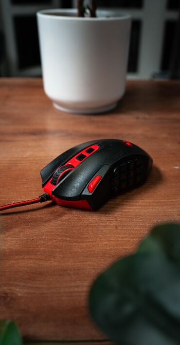 Компьютерные мышки: Игровая мышь redragon predator -Программируемые кнопки на боковой
