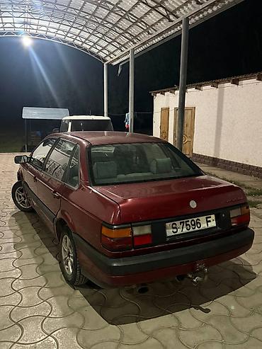 продаю passat b5: Volkswagen Passat: 1988 г., Седан — 3