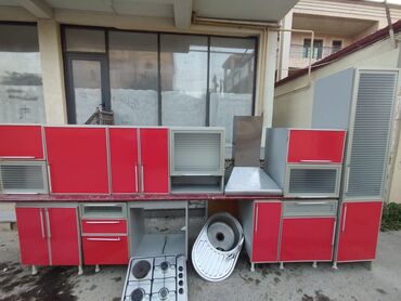 Mətbəx mebeli: Mətbəx mebeli satılır. Qiymət 400 azn. Üzərində qaz+moyka+aspirator