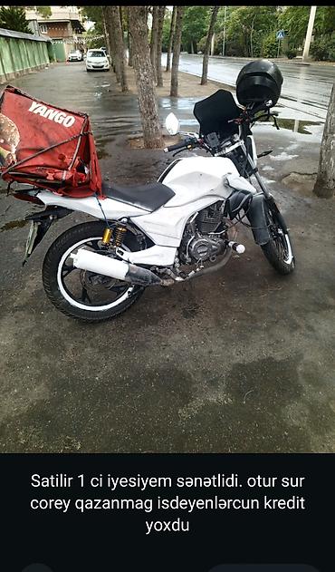 moped baqaj: Mototəslimat üçün hazır motosiklet dəsti - Ağ rəngli şəhər — 1