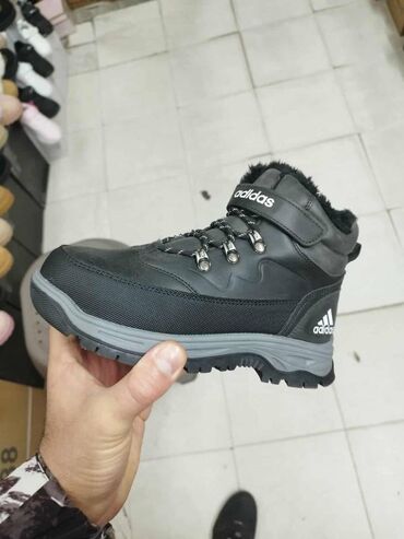 Čizme: Adidas dečije kanađanke NOVO Novo Brojevi 25 do 36 Maslinaste 31 do — 11