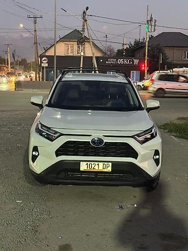 tayota progres: Toyota RAV4: 2022 г., 2.5 л, Автомат, Гибрид, Хэтчбэк — 1