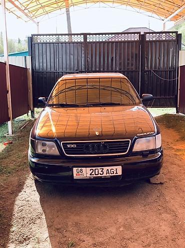 Audi A6: 1996 г., 2.6 л, Механика, Бензин, Седан