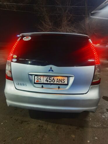 Mitsubishi: Mitsubishi Grandis: 2005 г., 2.4 л, Типтроник, Бензин, Минивэн at lalafo.kg — 8 Mitsubishi: Mitsubishi Grandis: 2005 г., 2.4 л, Типтроник, Бензин, Минивэн — 8