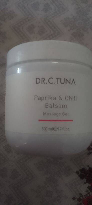 sprej za bubuljice na ledjima: Dr. C. Tuna Paprika & Chili Balsam, masažni gel u pakovanju od 500