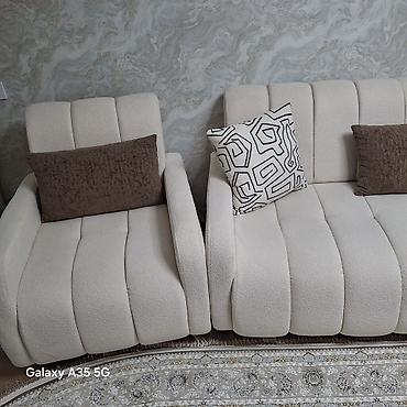deri xalca: Minimalist dizayna malik 3+1+1 yumşaq mebel dəsti.divan acilmir. - — 3