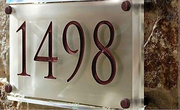 Изготовление рекламных конструкций: Подставки на стол Таблички на дверь Подставки на ресепшен Таблички — 12