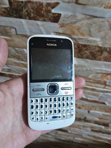 Nokia: Nokia E5, rəng - Ağ, Düyməli