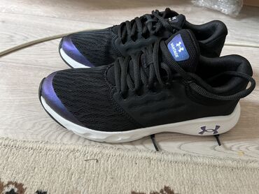 мужская одежда paul shark: Кроссовкалар, 37.5, Under Armour, Жаңы, түсү - Кара, Өзү алып кетүү