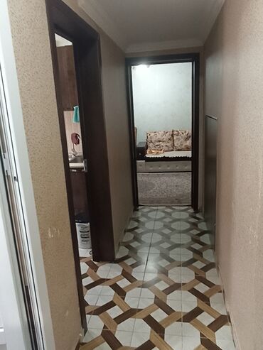 Həyət evləri və villaların satışı: Salam. Lokbatanda 70 metr medeniyyet sarayiyla mesafede, 2 mertebeden — 10