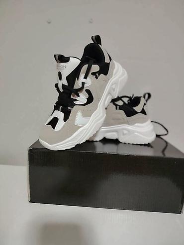 air max 90: 08. Dostupni br 36-42. Cena 2899 din✅️✅️ — 3
