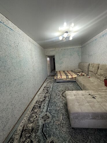 улица айни: 1 комната, 34 м², 4 этаж