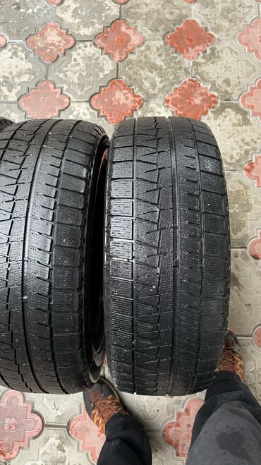 Шины: Шины 215 / 55 / R 17, Зима, Б/у, Комплект, Легковые, Япония, Bridgestone