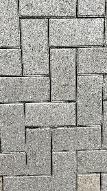 Дорожные бордюры: Дорожный бортовой камень (бордюр) из вибропрессованного бетона — 12