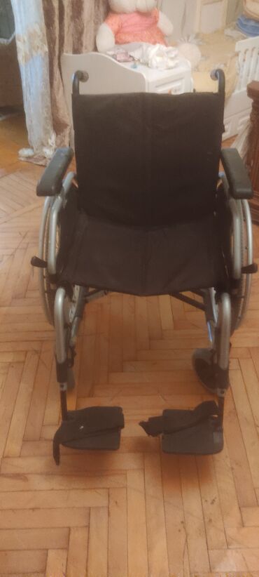 dəmir araba: Инвалидные коляски