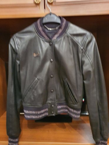 layka kurtka: Женская куртка S, цвет - Черный