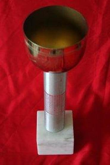 Stilski postamenti: STARI PEHAR | Stari pehar sa mermernim postoljem, visok oko 39 — 11