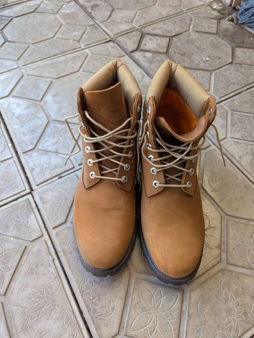 зимние термо кроссовки мужские: Мужские кроссовки, 45, Timberland, Новый, цвет - Коричневый, Самовывоз