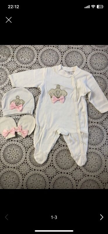 Dəstlər: Hər biri 2 m Uşaq geyimləri dəsti – bir neçə komplekt 1) Boz tonlarda — 6