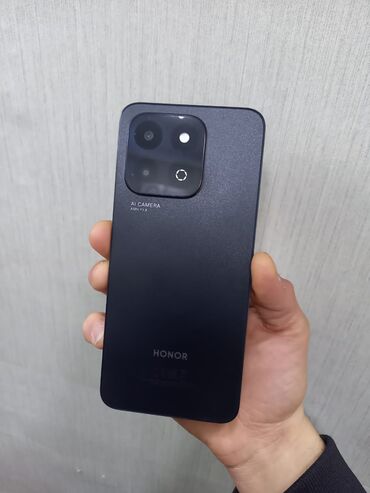 Digər mobil telefonlar: Satılır: 3 ədəd smartfon (şəkillərdə) 1) Apple iPhone (qara rəng) - — 20