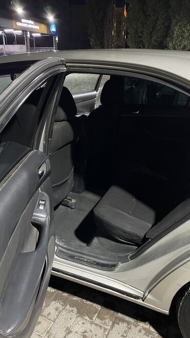 Toyota: Toyota Avensis: 2003 г., 1.8 л, Механика, Бензин, Хэтчбэк — 9