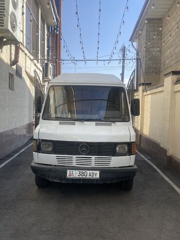 кыргызстандын кайсы областында суу транспорту бар: Mercedes-Benz Спринтер: 1990 г., 2.3 л, Механика, Дизель, Бус