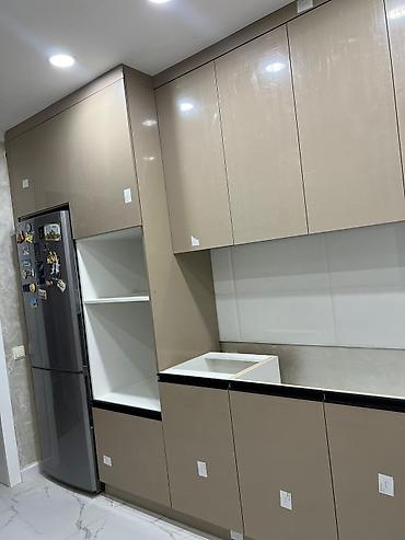 Кухонные гарнитуры: Кухонный гарнитур — 38