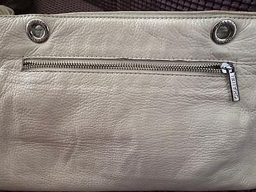 Классические сумки: Продаются кожаные сумки.
1 и 8 сумка-по 1000
Остальные по 100-200-400 — 10