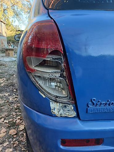 поворотники виндом: Daihatsu Sirion: 2002 г., 1.3 л, Механика, Бензин, Хэтчбэк — 7