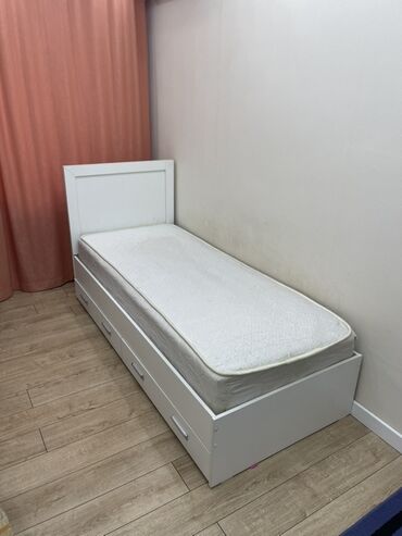 узкая прикроватная тумбочка 25 см: Бир кишилик керебет, Колдонулган, Сактоо кутусу менен, узуну - 190 см