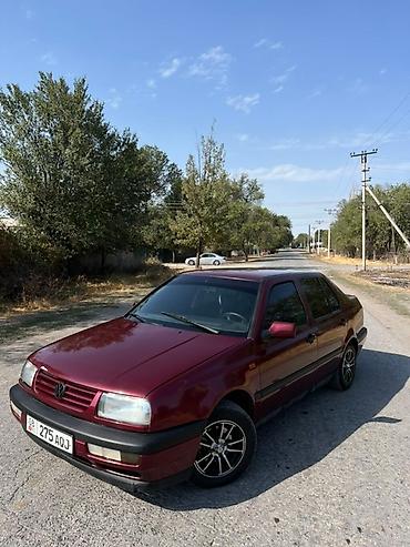 фольксваген кросс: Volkswagen Vento: 1993 г., Седан — 3