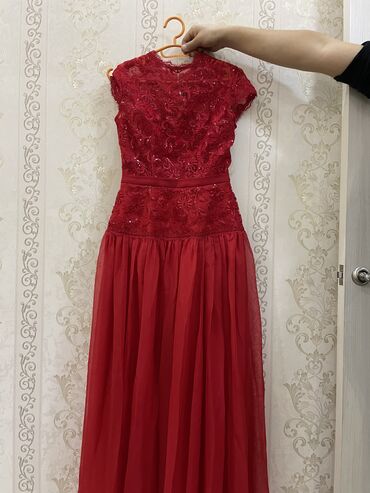 шикарный костюмчик: Шикарное платье Lea Lis.Размер S