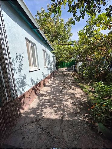 Үйлөрдү сатуу: 4 бөлмө, 48 м², 26 соток, Кара-Балта — 2