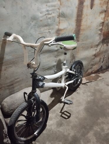 детский велосипед zippy 14: Бир дөңгөлөгү жарык - турат. Клейлеп аласыздар. Ошондуктан 2500сом
