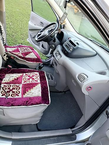 машина на час: Nissan Almera Tino: 2002 г., 2 л, Вариатор, Бензин — 5