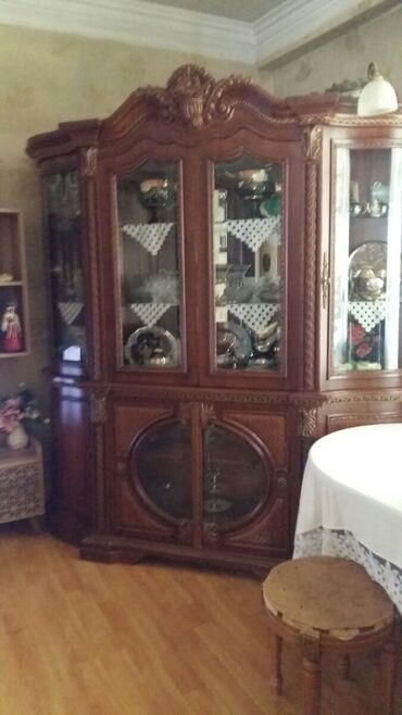 yazda qapi: İşlənmiş, Açılan, 6 qapı Düz dolab, Servant