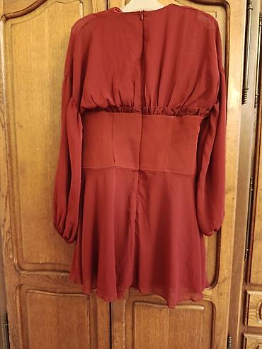 svecana haljina s: Trendyol mini haljina u boji burgundy (bordo). Model sa dubokim V — 3