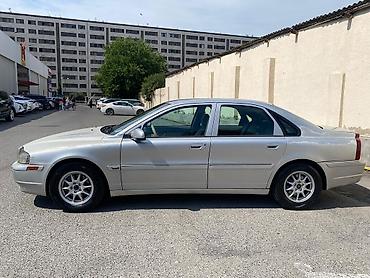 audi a7: Volvo S80: 2.4 l | 2002 il 290 km Sedan — 1