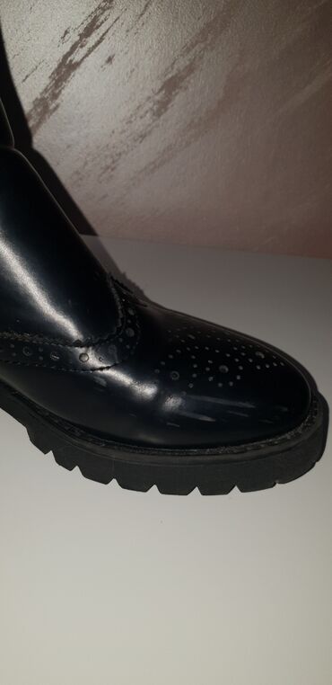 Gležnjače: Gležnjače, 38 — 17