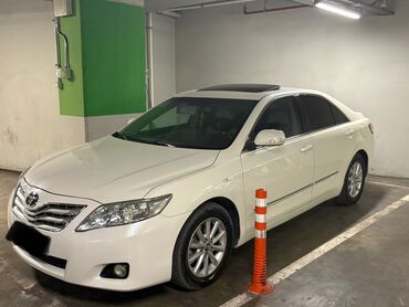 Toyota: Toyota Camry: 2.4 l | 2011 il Sedan