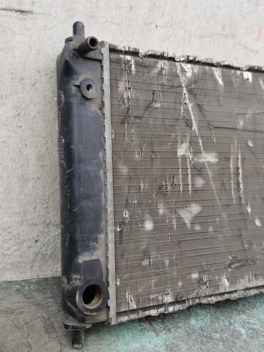 Радиаторы: Радиатор охлаждения двигателя Volkswagen Polo 2, 1985г.в. Оригинал — 6