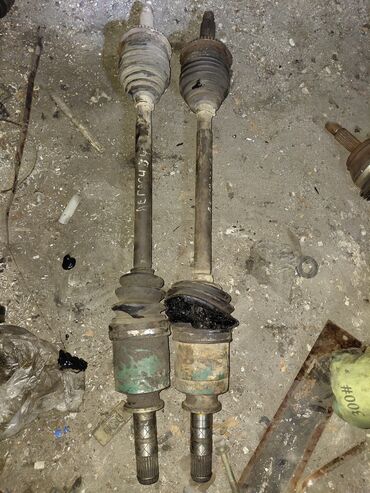 червяк на сапок: Граната С приводом Subaru 2000 г., Б/у, Оригинал, Япония