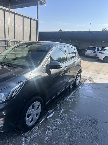 бмв е 60 салон: Chevrolet Spark: 2022 г., 1 л, Автомат, Бензин, Хэтчбэк — 3