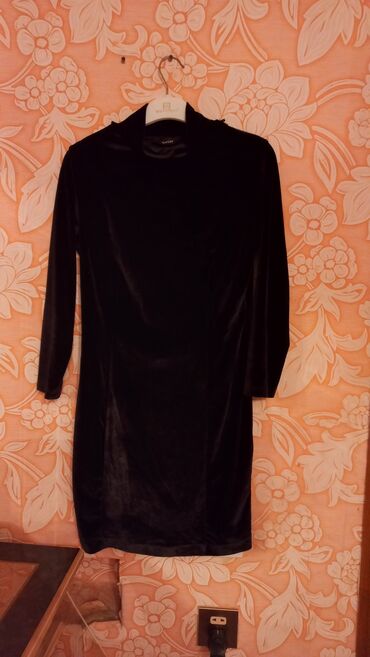 Gündəlik donlar: Qadın geyim dəsti – 4 fərqli model 1) Qırmızı paltar (etikə brendi) - — 5