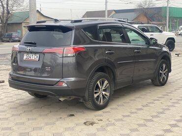 Toyota: Toyota RAV4: 2018 г., 2.5 л, Автомат, Бензин, Внедорожник